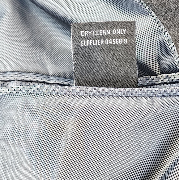 J. FerrarMen's Slim Fit Velvet Gray Two Button Blazer Size 38S - Picture 6 of 13